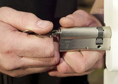 Super Locksmith Services New Canaan, CT 203-893-4218 - 29-10